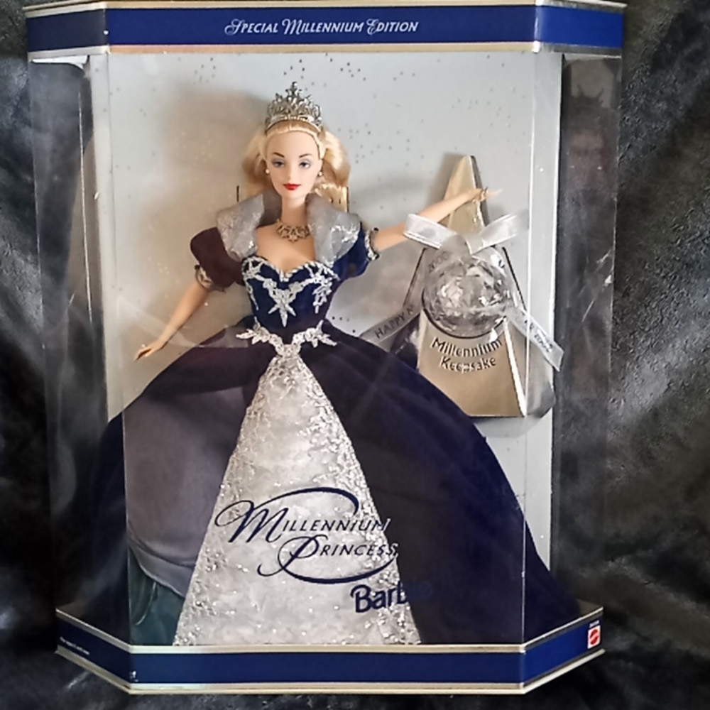 Barbie - Picture 3 of 3